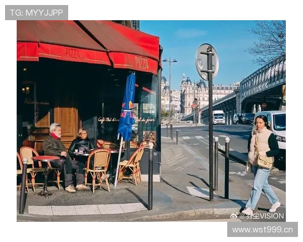 刷到吴柳芳随手拍的咖啡账单 那一行数字把我手机银行都吓关了