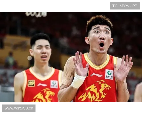 孙铭徽训练完直接拎着爱马仕去接娃，这生活节奏谁跟得上