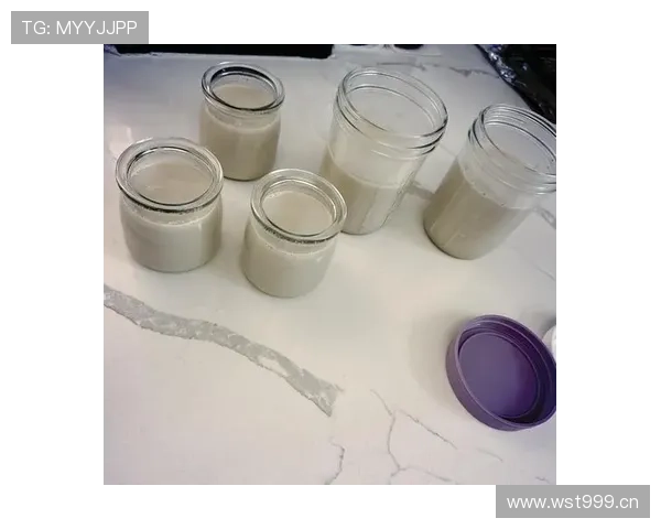 欧文家的冰箱里只放椰子水和黑咖啡，连牛奶都嫌多余