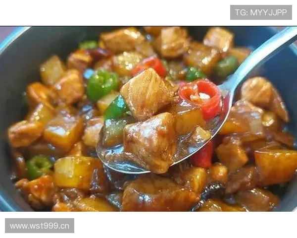 肖若腾喝蛋白粉像喝水,冰箱里塞满鸡胸肉,结果聚餐时盯着别人碗里的红烧肉咽口水 肖若腾喝蛋白粉像喝水,冰箱里塞满鸡胸肉,结果聚餐时盯着别人碗里的红烧肉咽口水